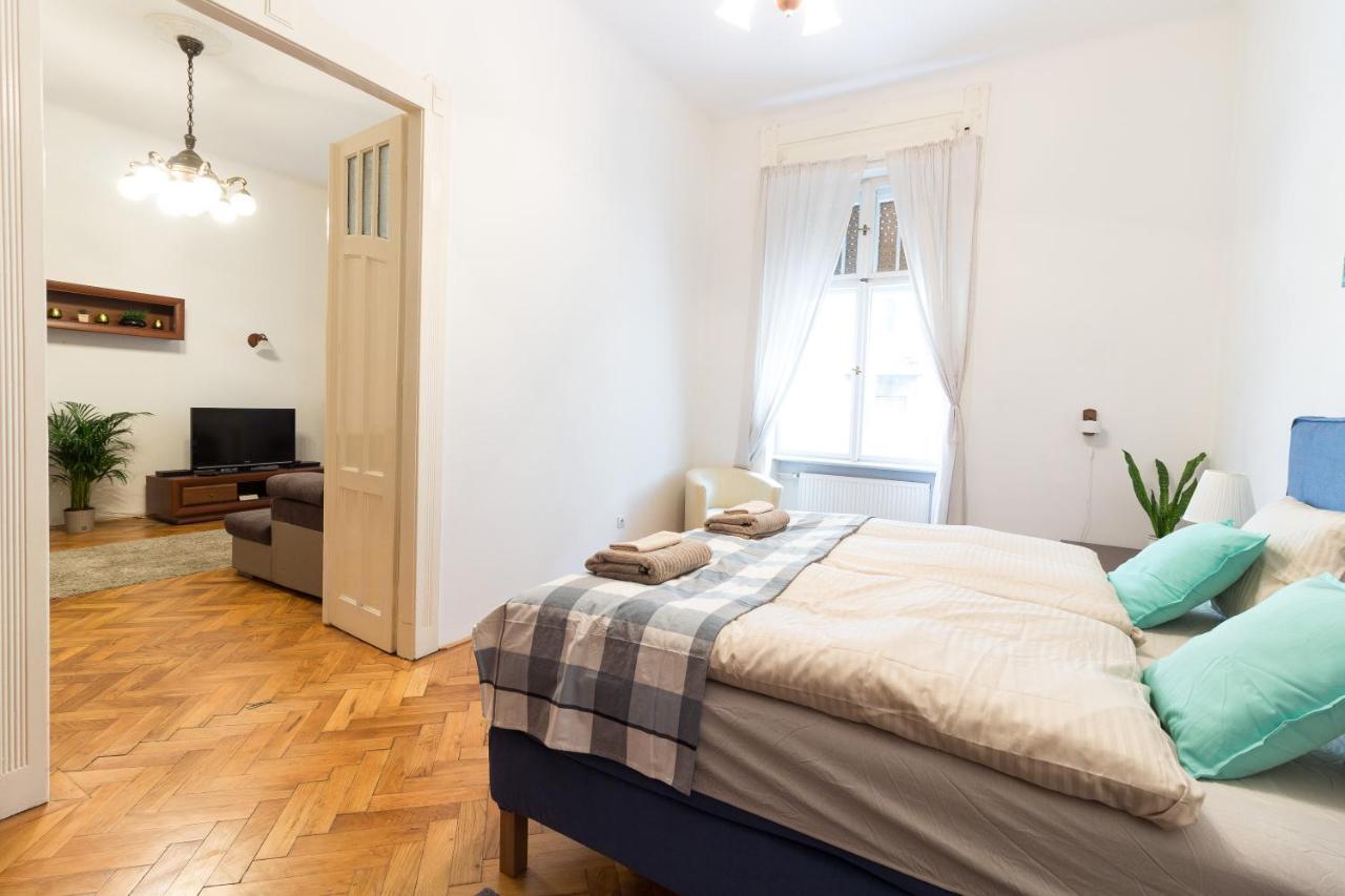 Beautiful Spacious Three-Room Suite Close To Buda Castle Budapest Bagian luar foto