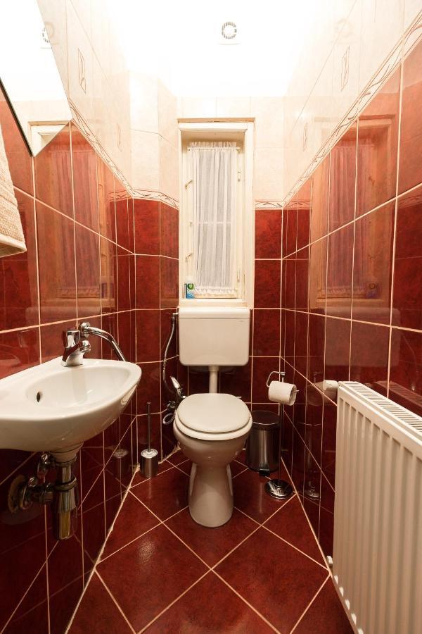Beautiful Spacious Three-Room Suite Close To Buda Castle Budapest Bagian luar foto
